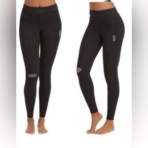 Raw Hem Distressed Pull-On Jeans